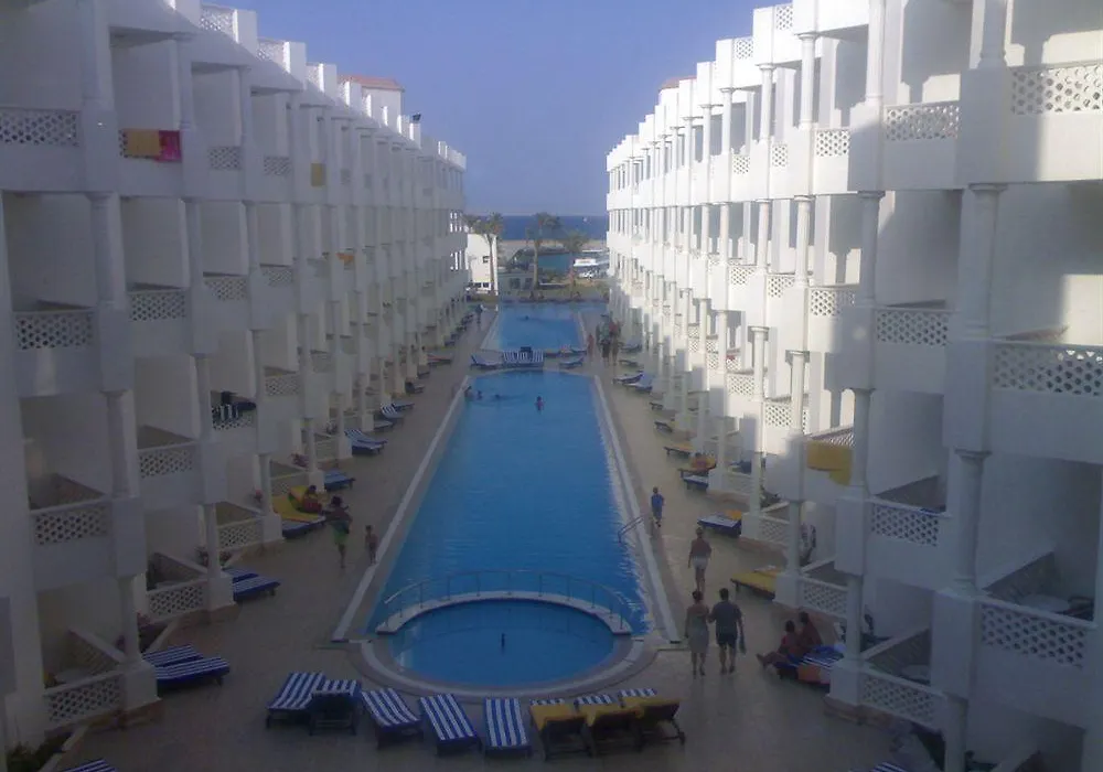 Golden 5 Emerald Resort-1